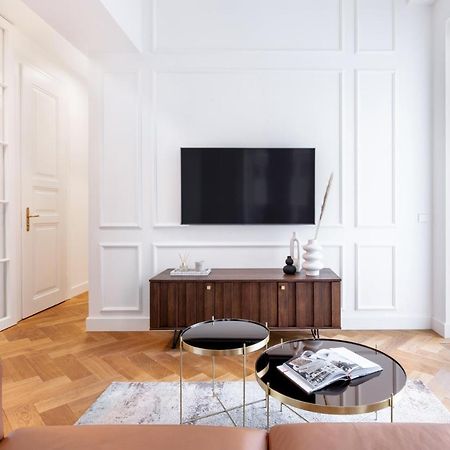 Turnkey I Premium Apartment Praga Esterno foto