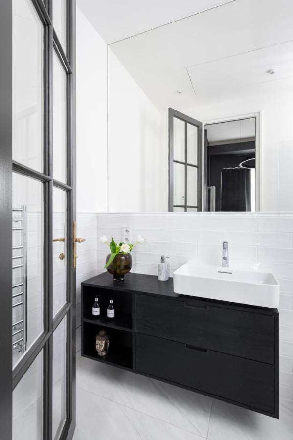 Turnkey I Premium Apartment Praga Esterno foto