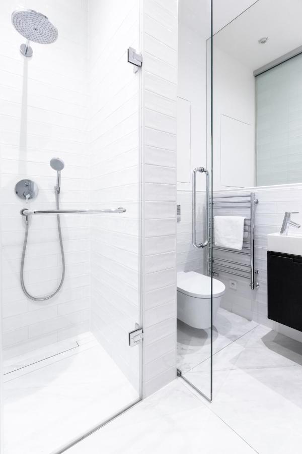 Turnkey I Premium Apartment Praga Esterno foto