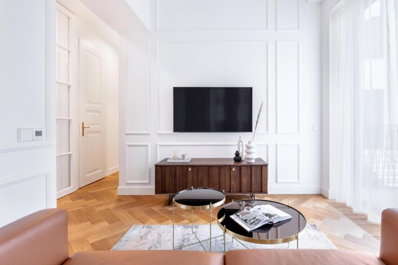 Turnkey I Premium Apartment Praga Esterno foto